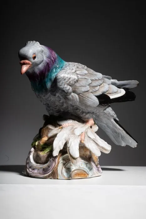 Austria Porcelain polychrome porcelain trumpet-playing pigeon - 22 cm