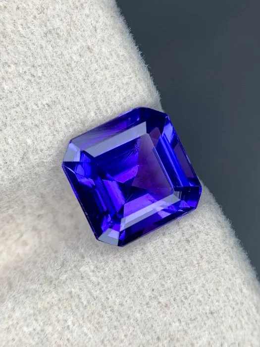 1 pcs Violet, Blue Tanzanite - 2.39 ct - International Colored Gemstone Association (ICA GemLab) - Natural AAA+ Tanzanite