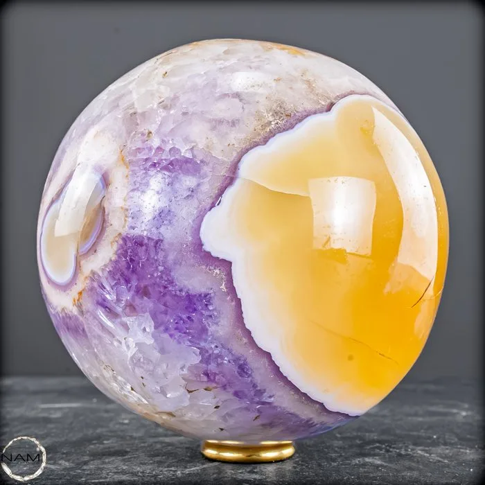 Spectacular amethyst Orca agate sphere – an extraordinary one-of-a-kind piece with violet crystal Agate & distinctive natural banding.- 2105.12 g