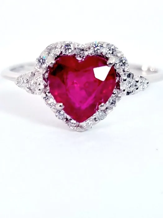Ring - 18 kt. White gold Ruby - Diamond