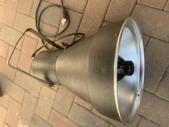 Lamp - painted - Large vintage industrial spotlight for Wood's lamp (UV-A) 400W