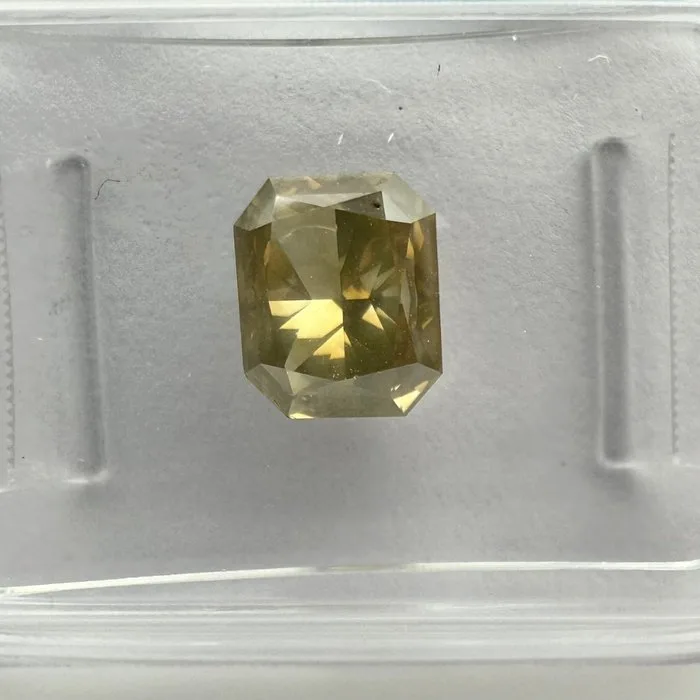 1 pcs Diamond (Natural coloured) - 1.55 ct - Rectangle - Fancy deep Greyish, Greenish Yellow - SI1 - International Gemological Institute (IGI)