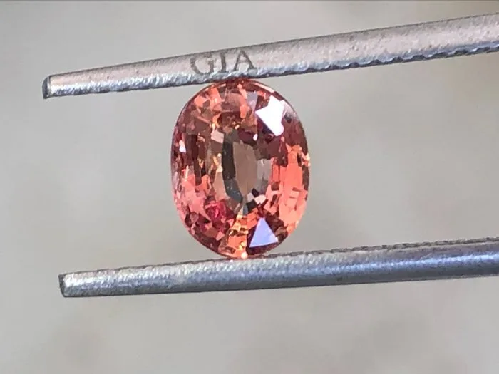 1 pcs Orange Sapphire - 1.02 ct - Gemological Institute of America (GIA)
