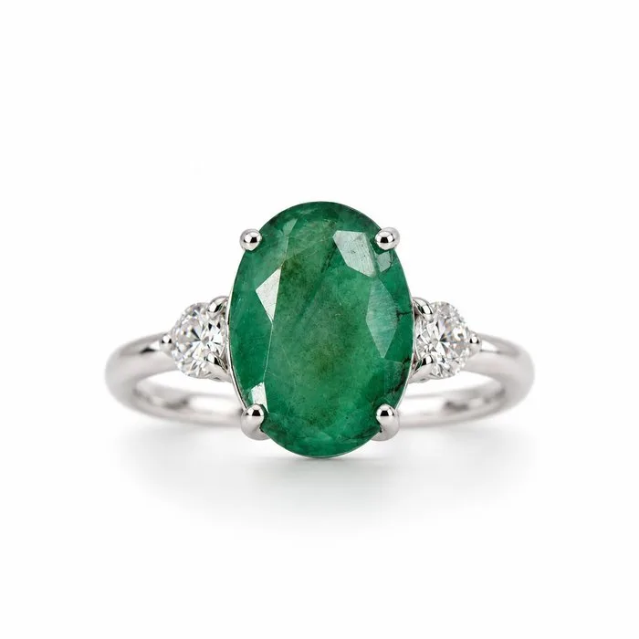 Ring - 18 kt. White gold - 3.70ct. tw. Emerald - Diamond