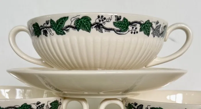 Wedgwood - John Goodwin - Table service (6) - Stratford - Earthenware - Soup bowls with saucers