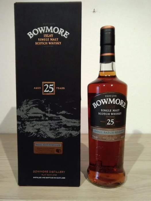 Bowmore 25 years old Small Batch Release - 700ml