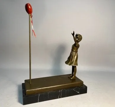 Sculpture, Girl with Balloon - naar Banksy - 39 cm - Bronze