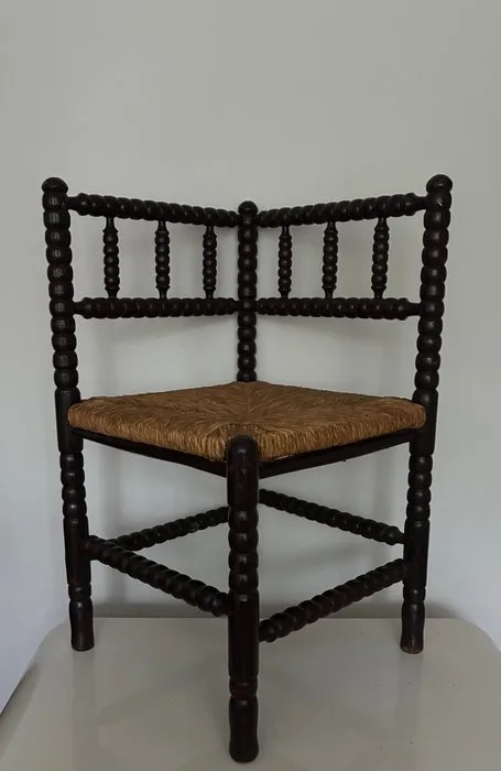 Chair - Oak - Bobbin corner chair reed
