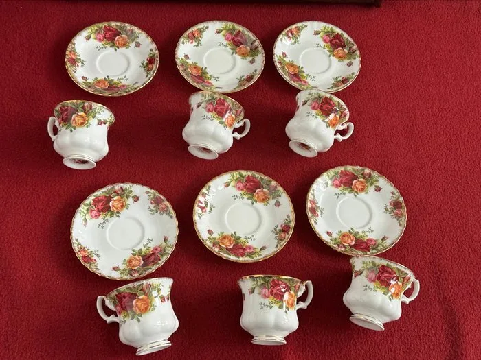 Royal Albert - Thee Time Servies - Table service (13) - 'Old Country Roses', Fine Bone China, England - 24kt gold, Bone china - Cups, Saucers, Tray