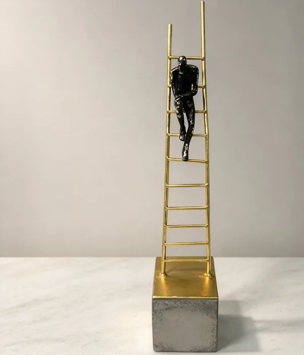 Sculpture, "The Thinker Ascending a Ladder" Sculpture - 40 cm - Resin