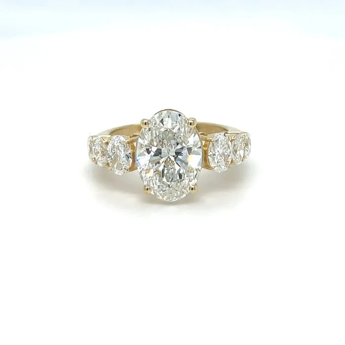 Ring - 14 kt. Yellow gold - 5.00ct. tw. Diamond (Lab-grown) - Diamond