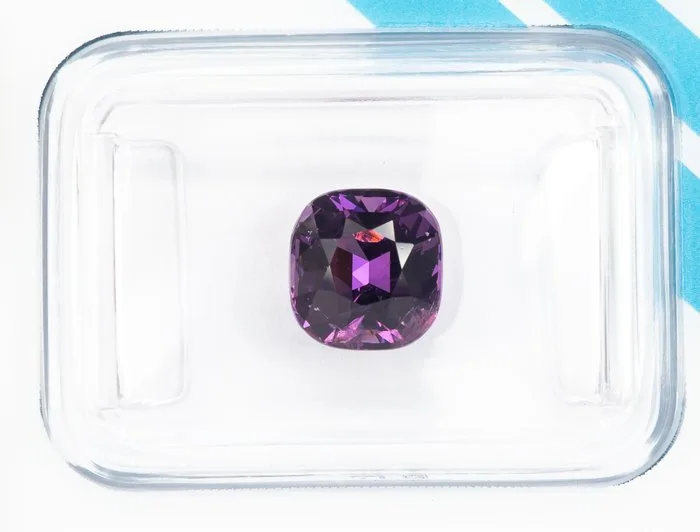 Spinel - 2.23 ct - International Gemological Institute (IGI) - Deep Purple (Ceylon)