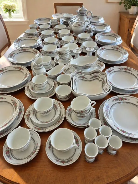 Hutschenreuther - Dinner set for 12 (106) - Arabella - Porcelain - Dinner, Tea and Coffee