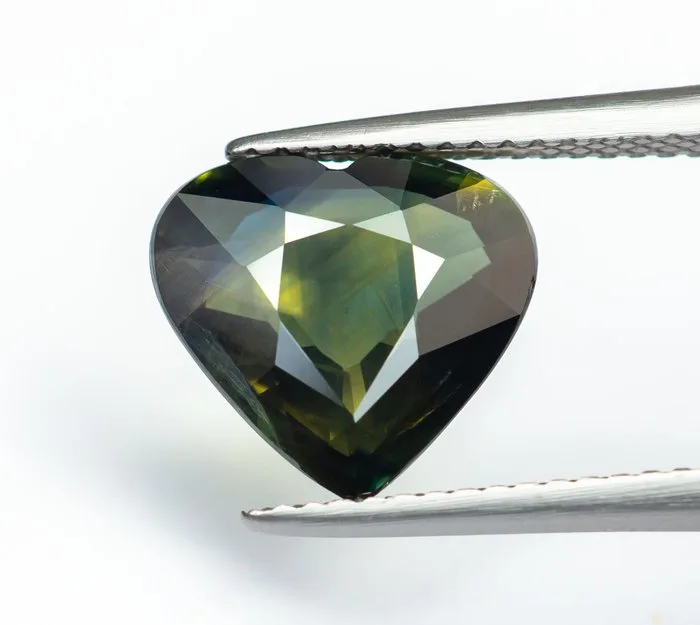 Sapphire - 4.35 ct - International Gemological Institute (IGI) - Deep Yellow/Bue (No Heat)