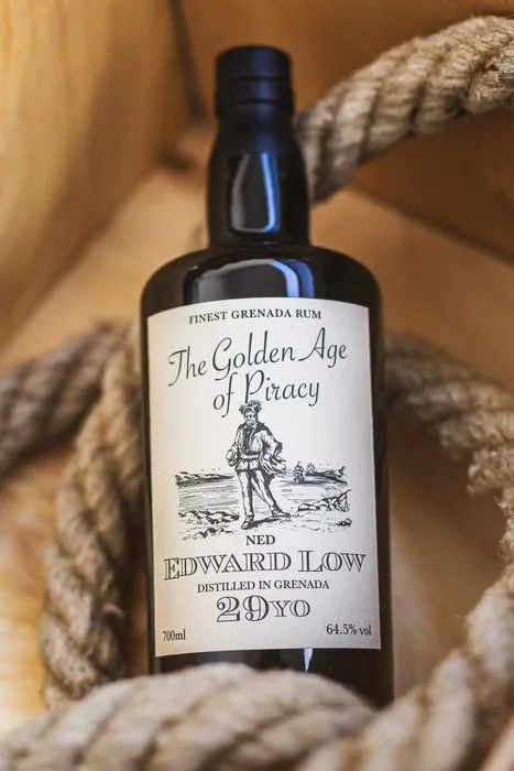 Grenada 1993 29 years old Distilia - The Golden Age of Piracy - Edward Low - b. 2023 - 700ml