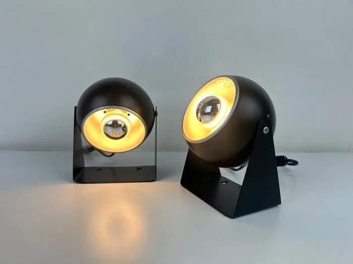 Veneta Lumi - Table lamp (2) - Pair of Eyeball Space Age lamps from the 1960s/1970s, in black-painted metal