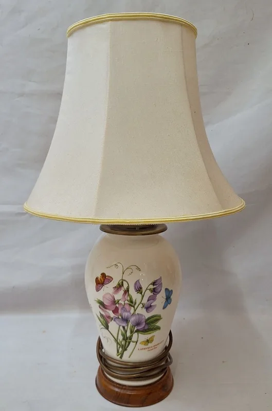Large Botanic Gardens Portmeirion Ceramic Lamp on wooden base with brushed brass fittings approx.