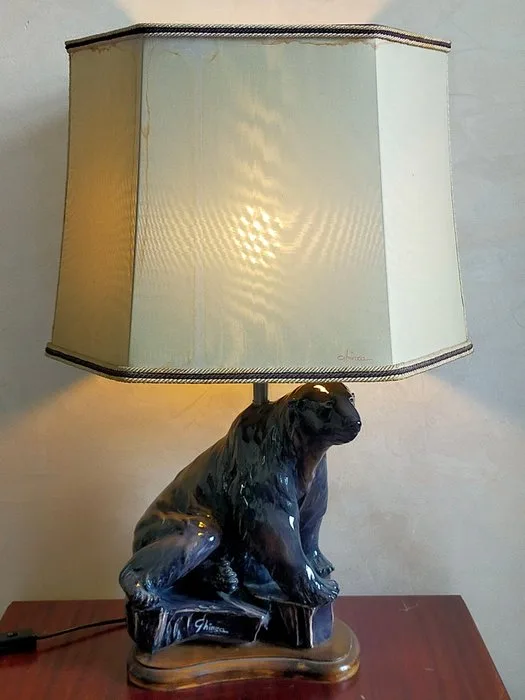 Ghinza Keramik Tischlampe Bär – Skulptural – Marke Ghinza - Table lamp - Ceramic, Wood