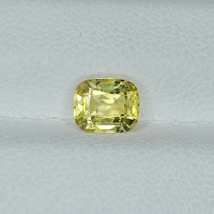 Yellow Sapphire - 1.26 ct - Gemological Science International (GSI) - Srilankan Mined Gem
