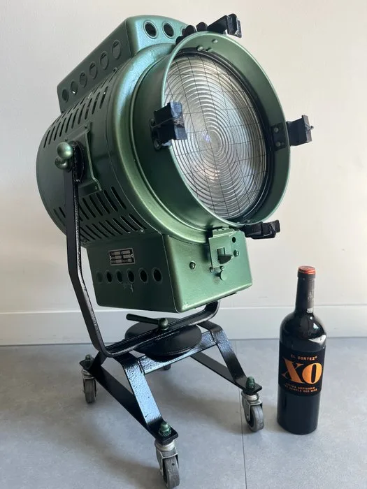Bernhard Deltschaft Berlin - Theatre lamp - 2 kW - Metal, Wood