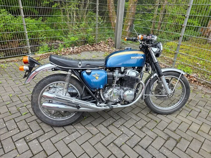 Honda - CB 750 Four - 750 cc - 1975