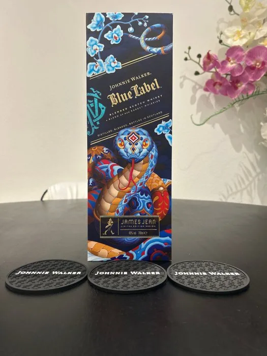 Johnnie Walker Blue Label Year Of The Snake - James Jean - b. 2024 - 70cl