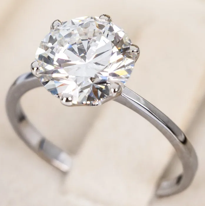 Ring - 18 kt. White gold - 2.37ct. tw. Diamond (Lab-grown) - E VVS2 IGI Certified