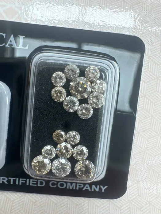 17 pcs Diamond (Natural coloured) - 2.79 ct - Round - Light Brown - SI1, VS1, VS2, SI2, SI3 - Gemmological Centre Israel (G.C.I.) - F