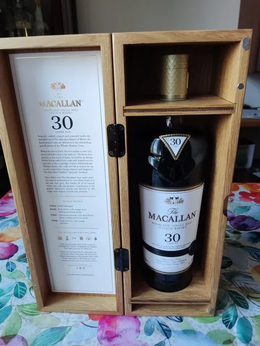 Macallan 30 years old Sherry Oak Casks 2021 Release - 70cl