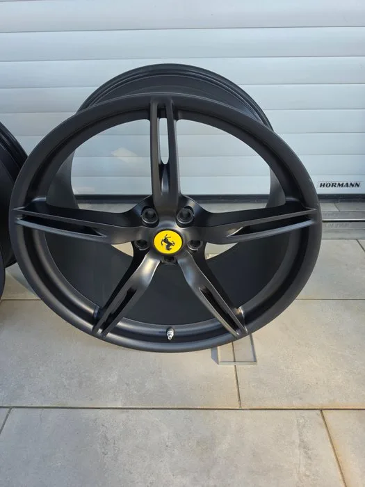 Car part (4) - Ferrari - Ferrari 458 Speciale Cerchi in lega 5 razze - After 2000