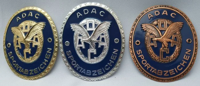 Badge - Grille Badge - ADAC Sportabzeiche - Autoplakettes - Germany - 20th - late