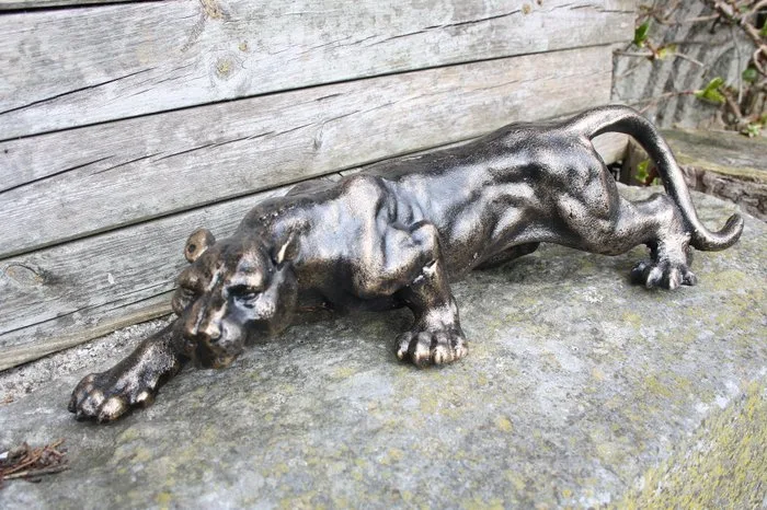 Sculpture, "Creeping Panther" - 41 cm - Cast iron