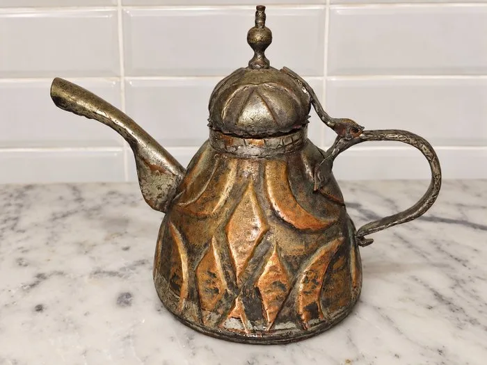 Coffee pot - Copper, Iron - Antique Handcrafted Coppe