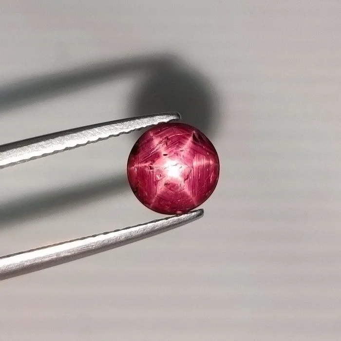 1 pcs Star Ruby - 2.57 ct - International Colored Gemstone Association (ICA GemLab) - Clear Star !