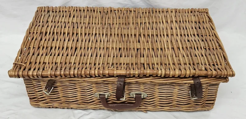 Vintage Wicker Picnic Hamper with leather straps & carrying handle (no contents) approx.