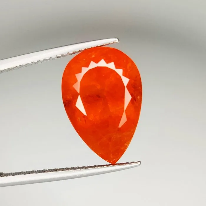 1 pcs Orange Spessartite - 14.54 ct - International Colored Gemstone Association (ICA GemLab) - Fanta Orange!