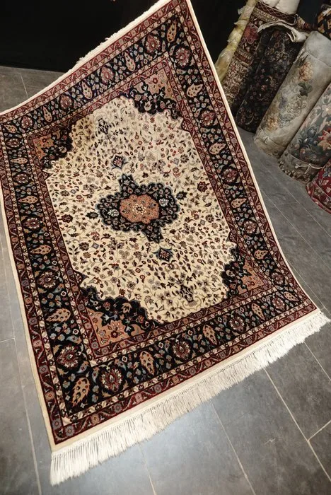 Isfahan - Carpet - 200 cm - 152 cm