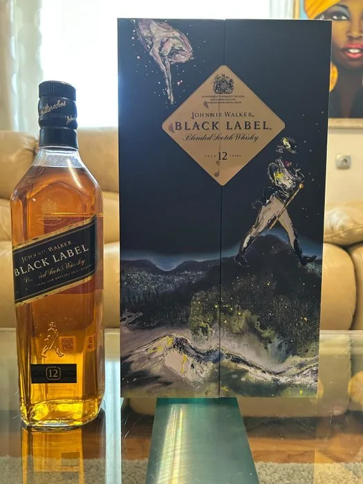Johnnie Walker 12 years old Black Label - 2013 release - 75cl