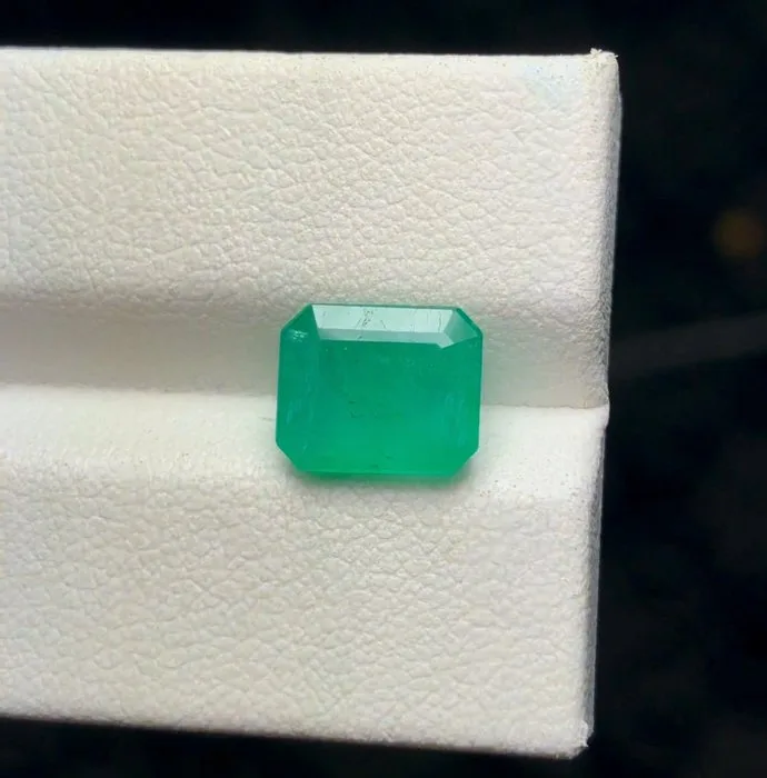 1 pcs Green Emerald - 2.89 ct - International Colored Gemstone Association (ICA GemLab)