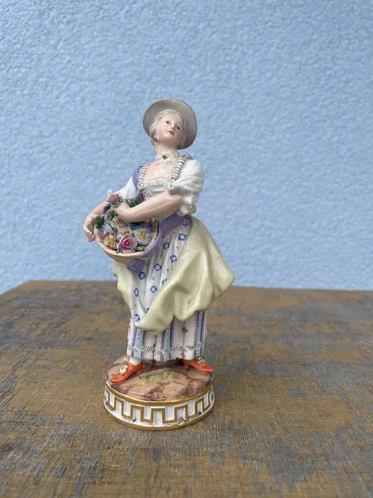 Meissen - Figure - Porcelain