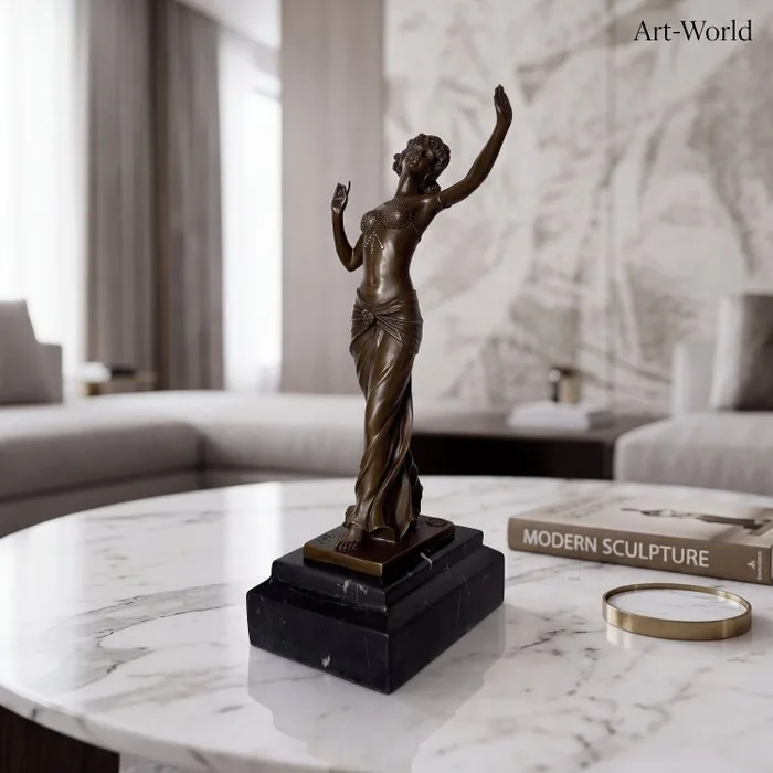 Statue, “Salome Dancing” 36.5 cm / 4.6 kg - 36.5 cm - Bronze, Marble