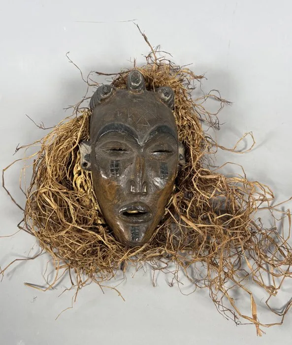 Masque Tchokwé - Sculpture - Mask Mwana Pwo, Tchokwe, Angola - TCHOKWE, ANGOLA - Angola
