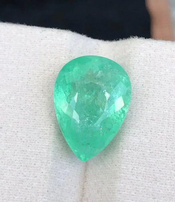 1 pcs Green Tourmaline paraiba - 10.90 ct - International Colored Gemstone Association (ICA GemLab)