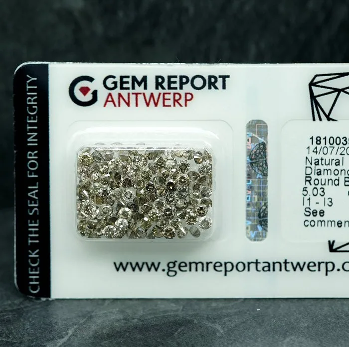 109 pcs Diamond (Natural coloured) - 5.03 ct - Round - Fancy Brownish Yellow - I1, I3 - Gem Report Antwerp (GRA)