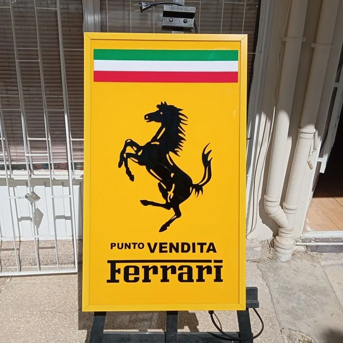 Stunning 3D Ferrari Illuminated Sign - PUNTO VENTIDA FERRARİ -85 CM*50CM*8,5CM - Lighted sign - Aluminium, Plexi