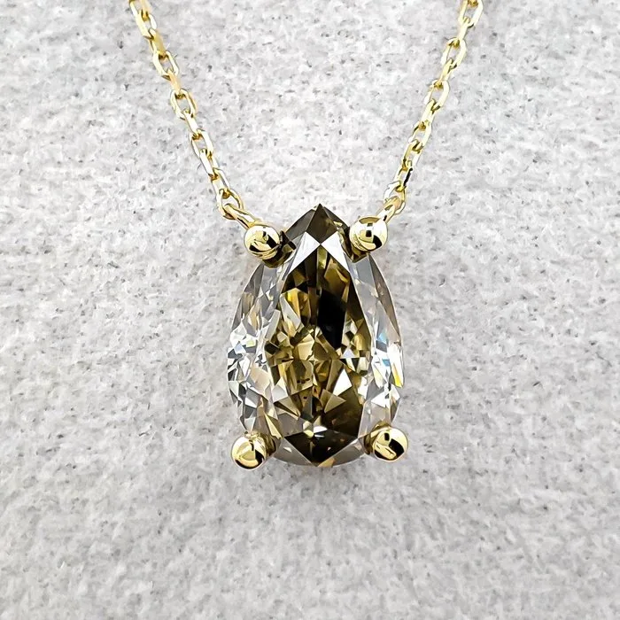 Pendant - 14 kt. Yellow gold - 2.16ct. tw. Diamond (Natural coloured)