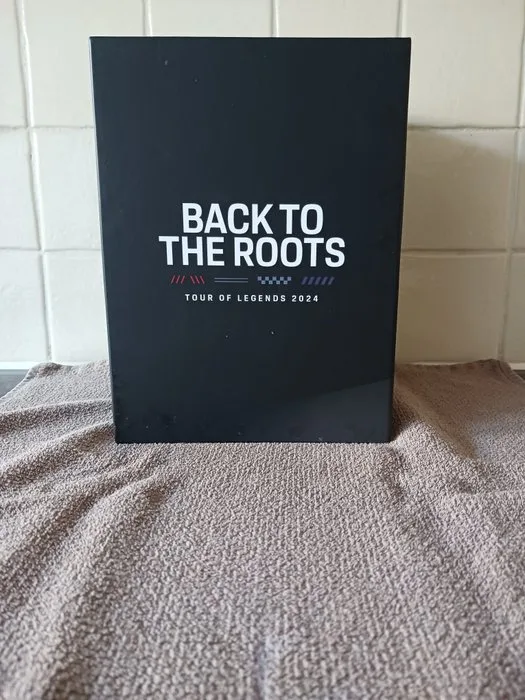 Book set - Porsche - Back to the Roots Tour of Legends 2024 - 2024