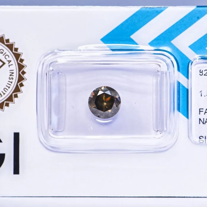 1 pcs Diamond (Natural coloured) - 1.57 ct - Round - Fancy deep Greyish, Greenish Yellow - SI2 - International Gemological Institute (IGI) - VG