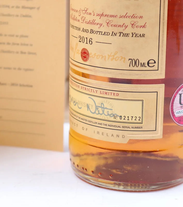 Midleton – Very Rare 2016 Bottle No. 021722