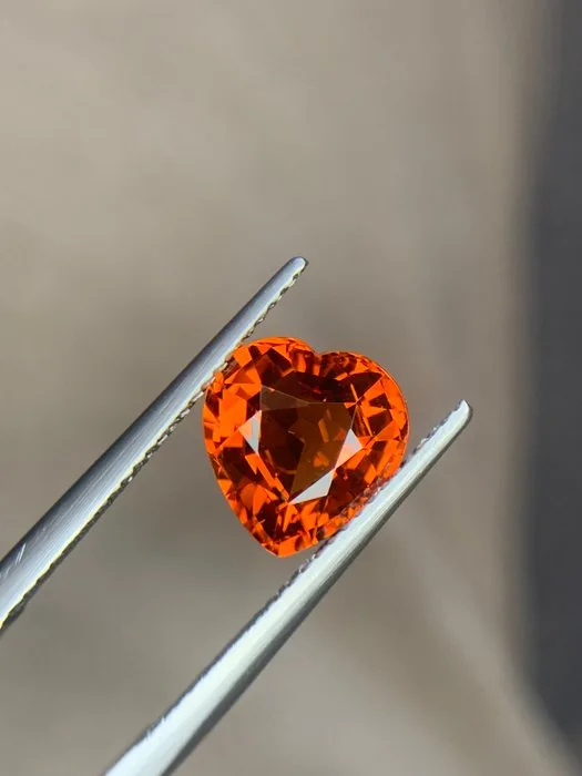 1 pcs Orange Garnet - 4.47 ct - International Colored Gemstone Association (ICA GemLab) - 4.47 spessartine garnet